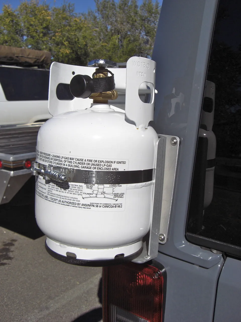Jeep JK & JL, External Corner Mount Kit (Corner mount, propane bracket, propane cylinder)